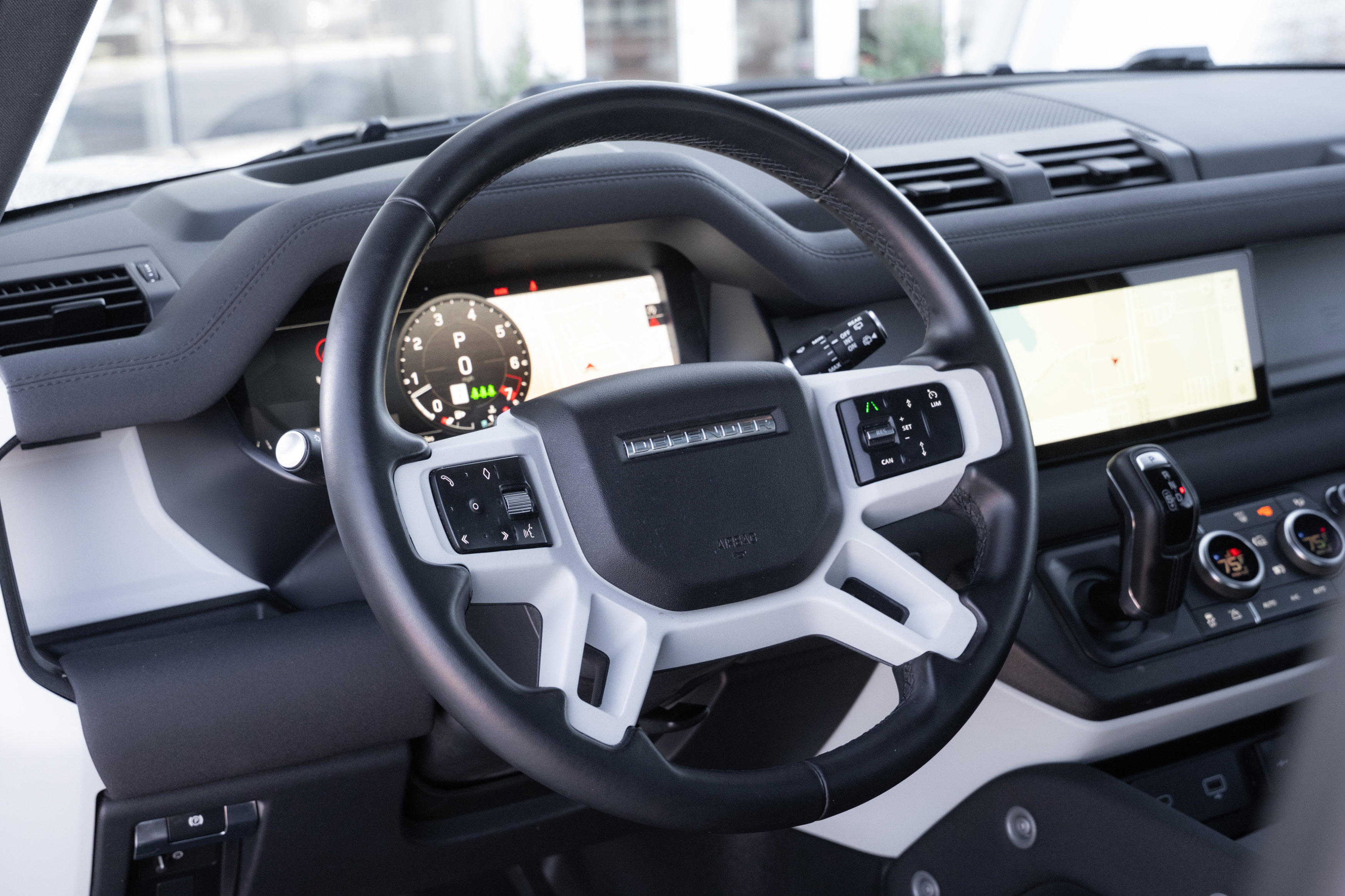 Used 2023 Land Rover Defender 90 X-Dynamic SE image 11