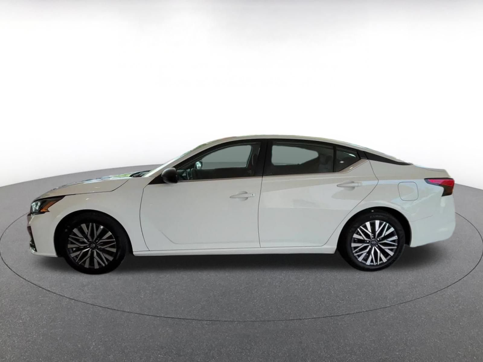 Used 2026 Nissan Altima 2.5 SV FWD image 9