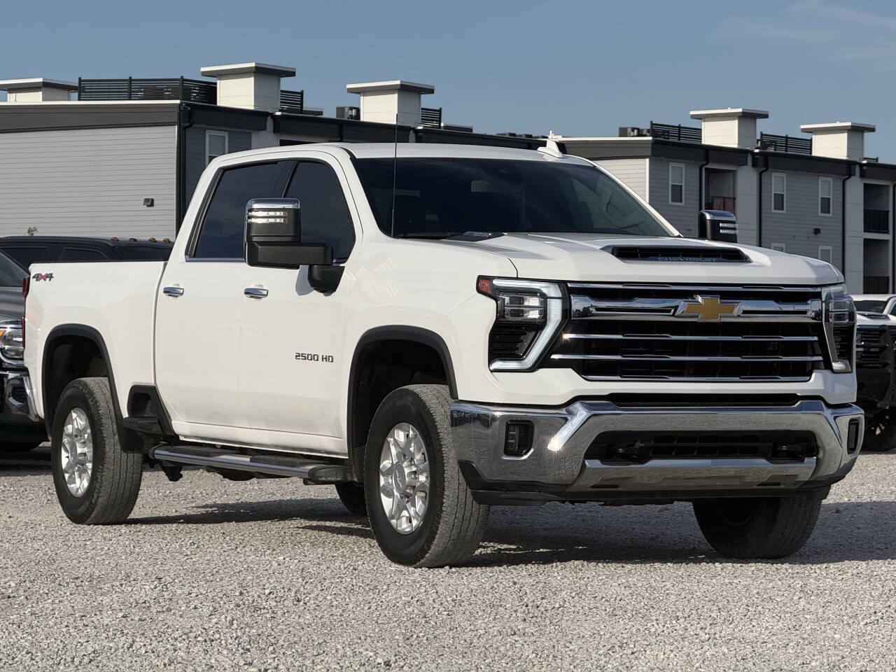 Used 2024 Chevrolet Silverado 2500 LTZ AWD/4WD image 7