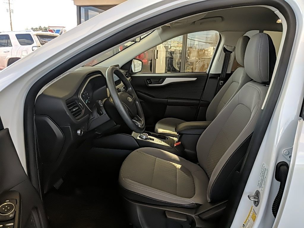 Used 2022 Ford Escape SE image 13
