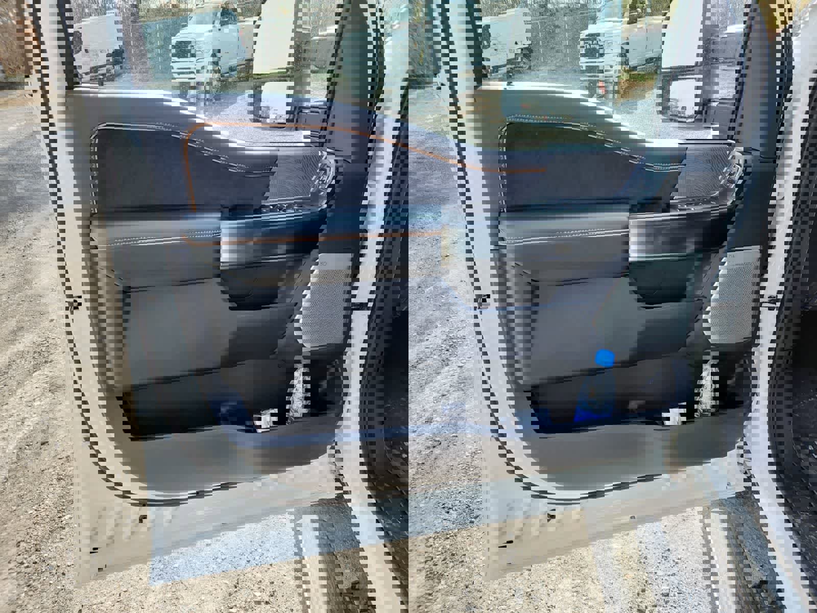 Used 2024 Ford F350 Platinum w/ FX4 Off-Road Package image 17