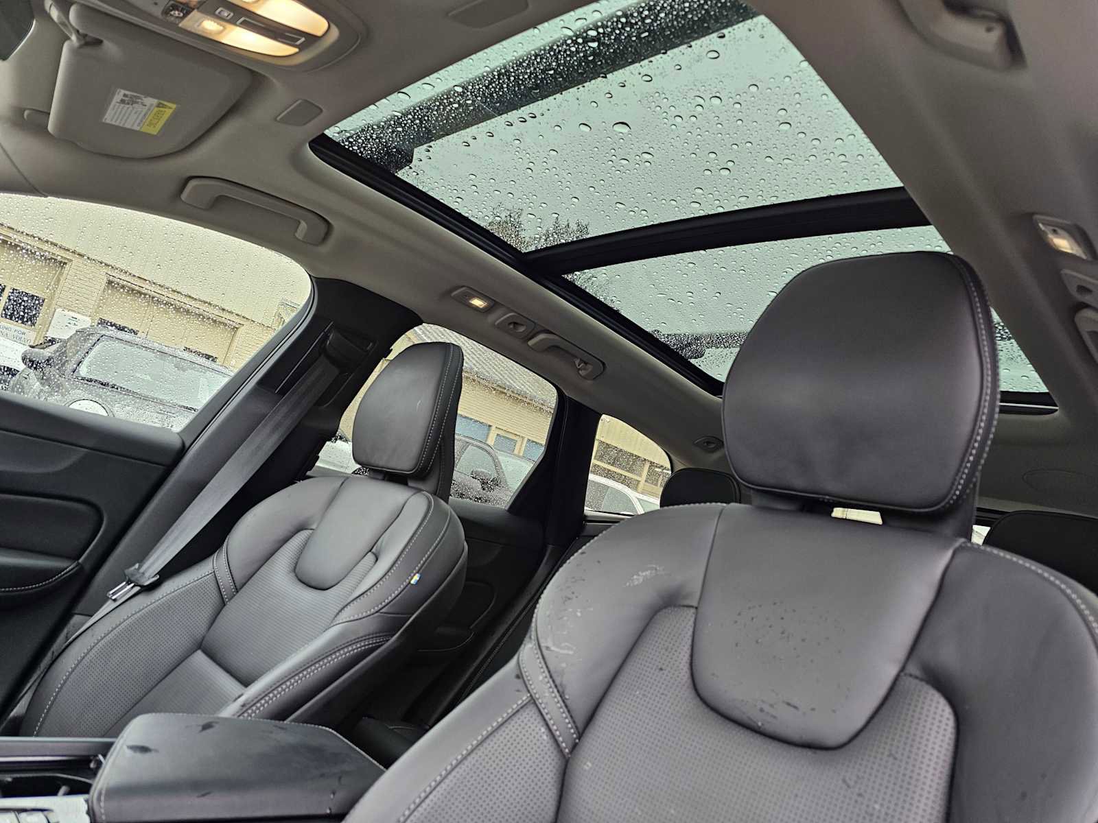 Certified 2023 Volvo XC60 B6 Ultimate w/ Protection Package Premier image 25