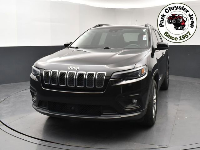 Used 2022 Jeep Cherokee Latitude Lux w/ Sun & Sound Group AWD/4WD image 2