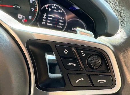 Used 2019 Porsche Cayenne S image 16