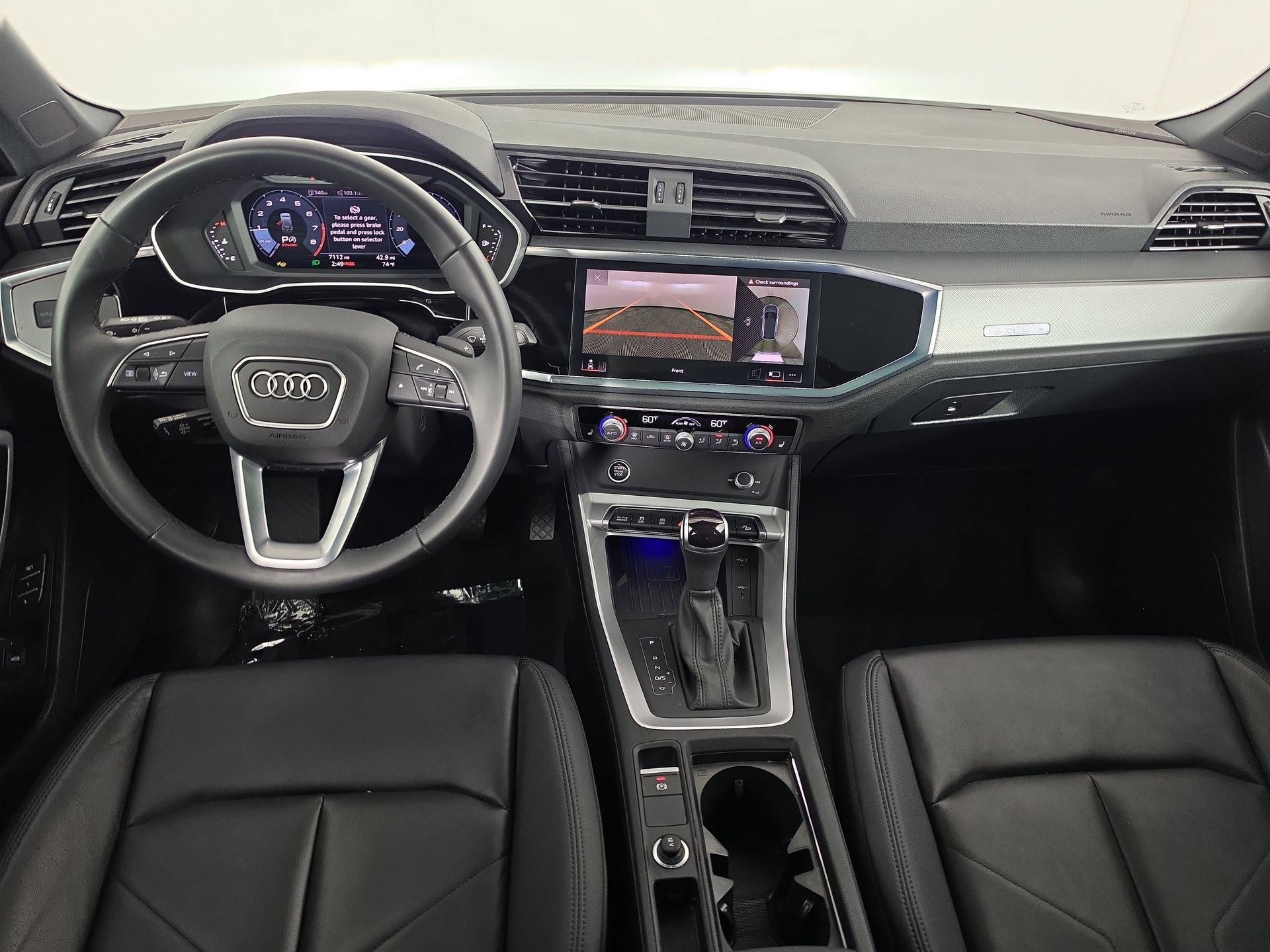 Certified 2025 Audi Q3 2.0T Premium Plus w/ Premium Plus Package AWD/4WD image 36
