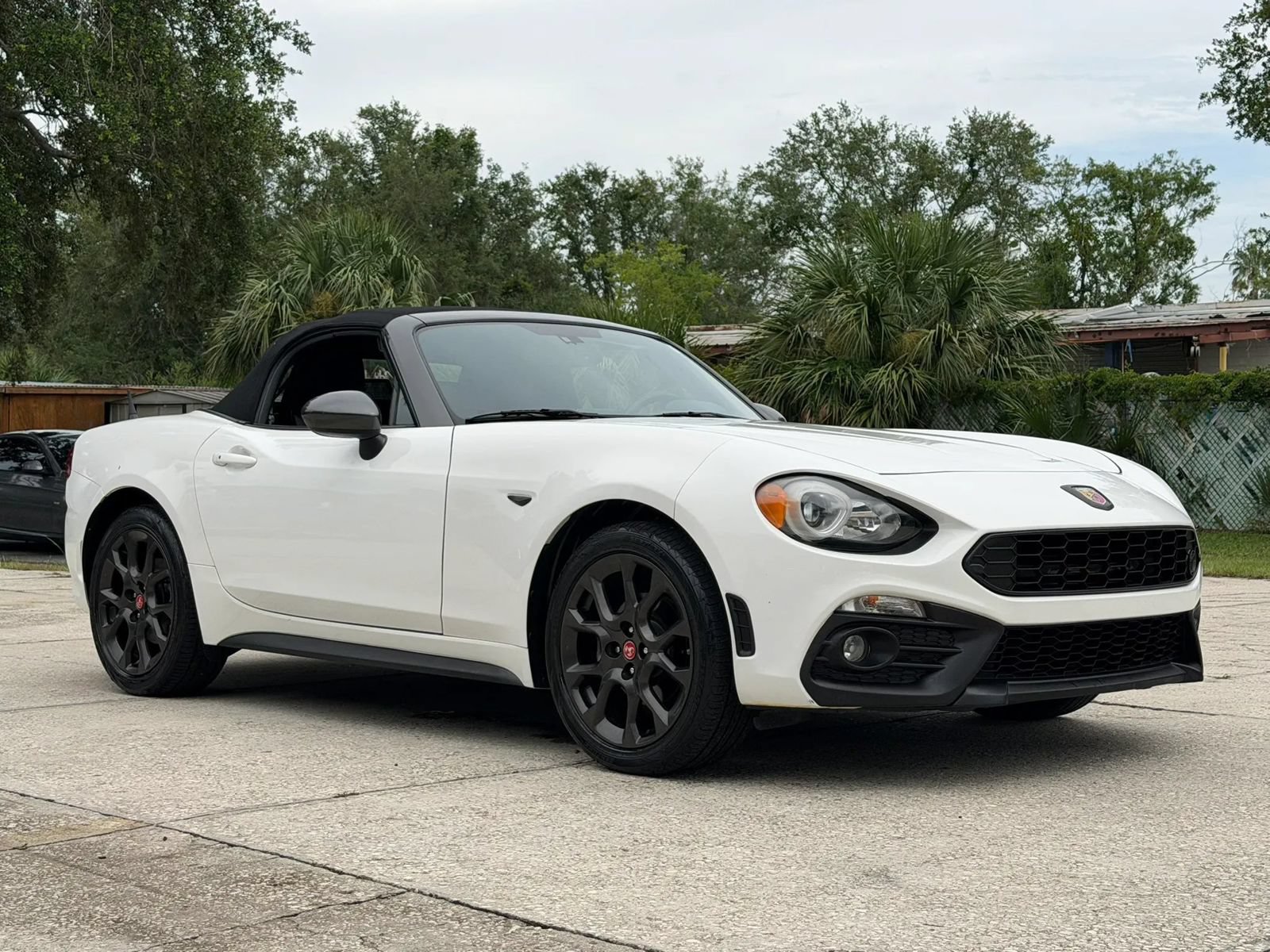 Used 2017 FIAT 124 Spider Abarth RWD image 31