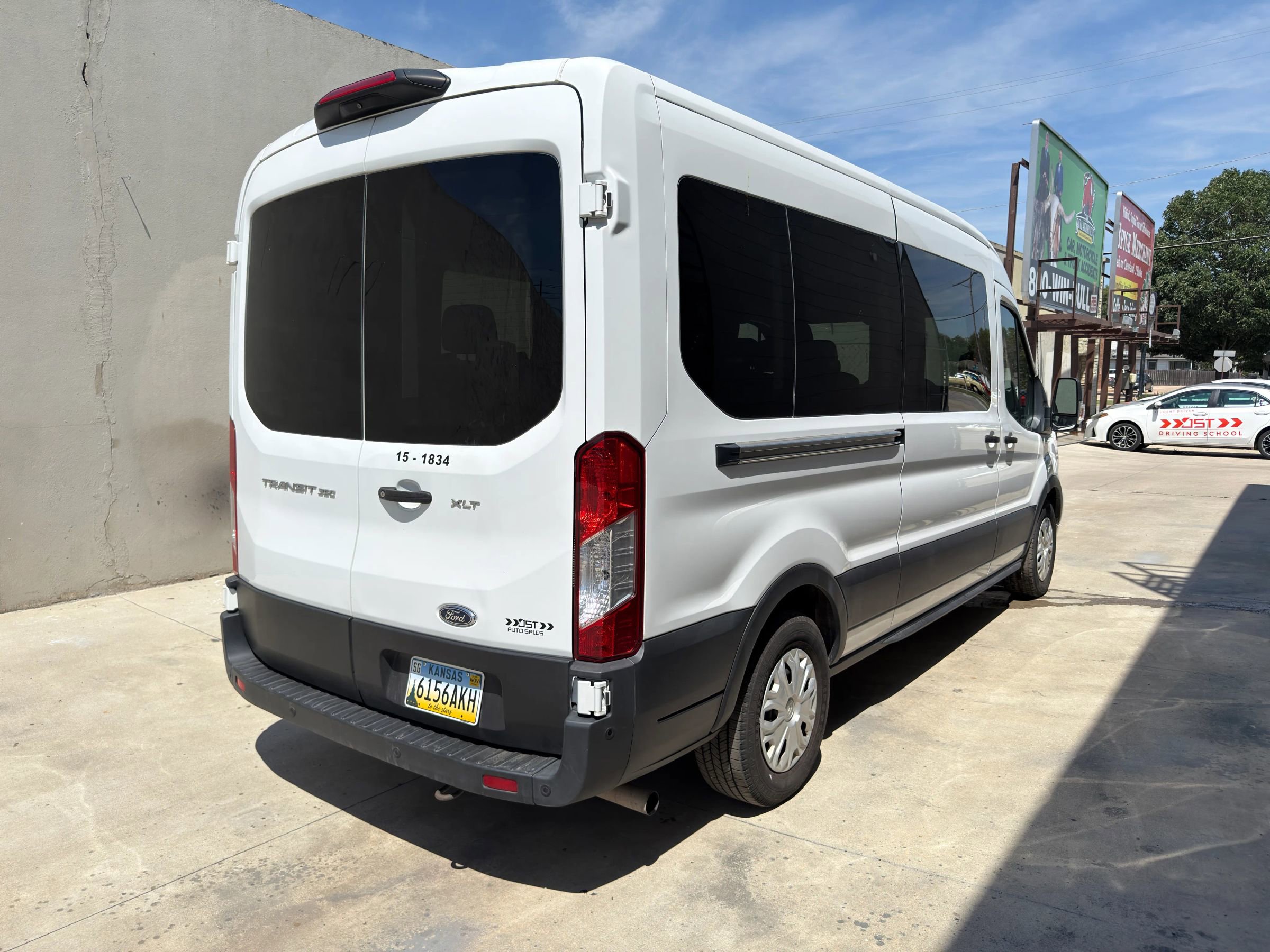 Used 2021 Ford Transit 350 XLT RWD image 8