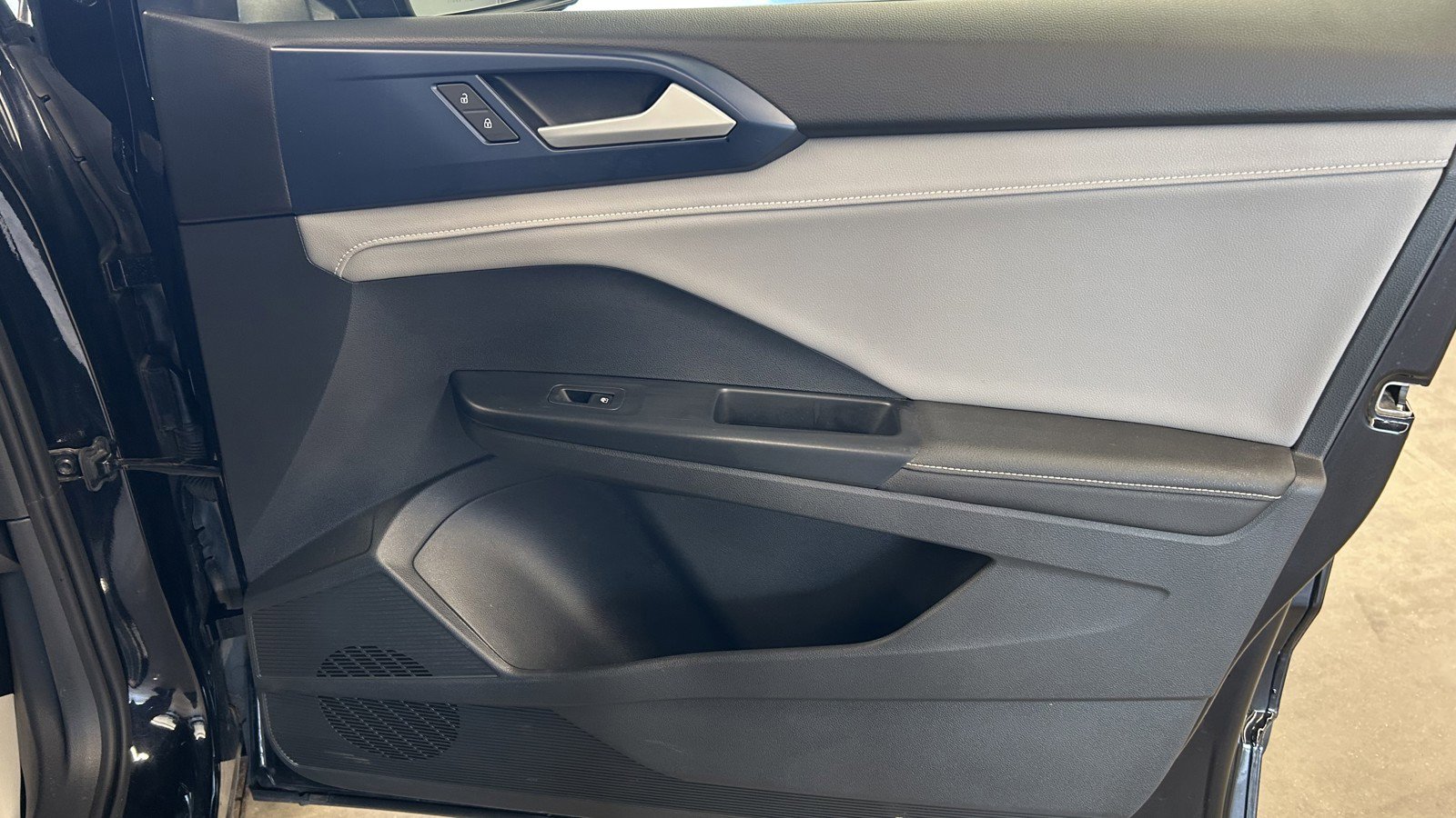 Used 2024 Volkswagen Taos SE image 18