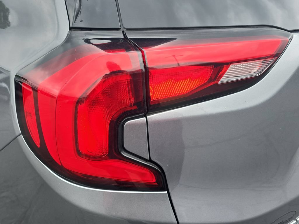 Certified 2021 GMC Terrain SLE w/ LPO, Floor Liner Package AWD/4WD image 33