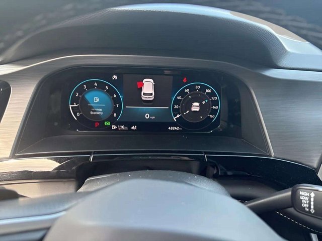 Used 2024 Volkswagen Atlas Cross Sport SE image 5