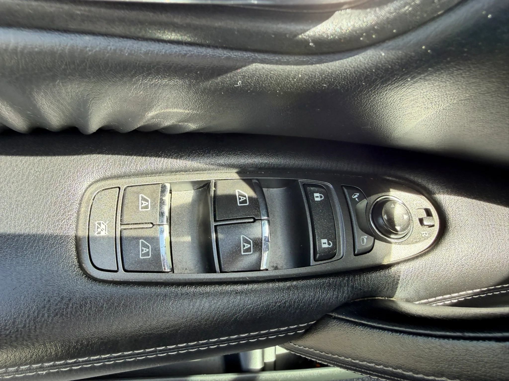 Used 2018 Nissan Armada SL w/ Moonroof Package image 23