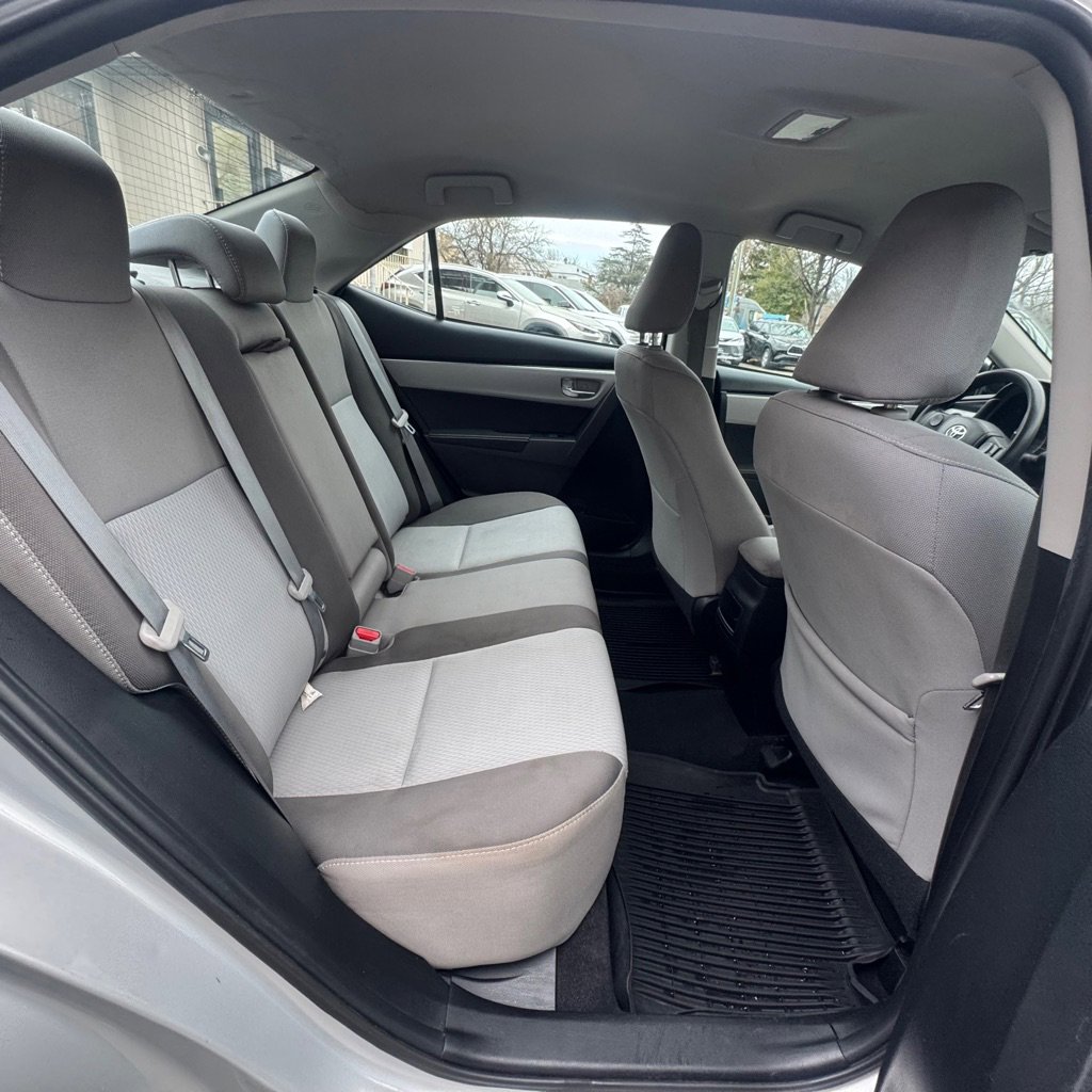 Used 2018 Toyota Corolla LE image 21
