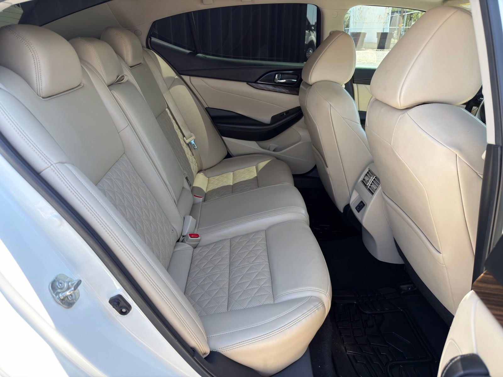 Used 2018 Nissan Maxima Platinum FWD image 33