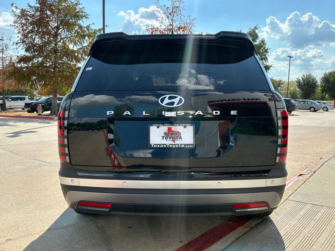 Used 2026 Hyundai Palisade SEL FWD image 7