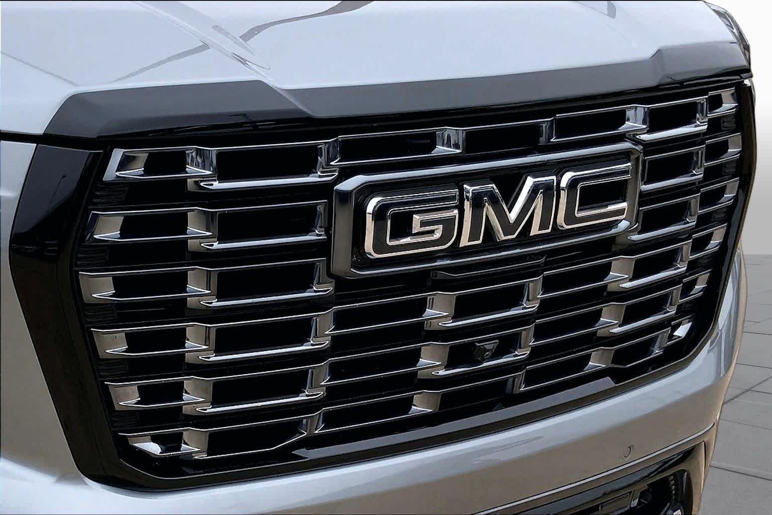 Certified 2025 GMC Yukon Denali Ultimate AWD/4WD image 29