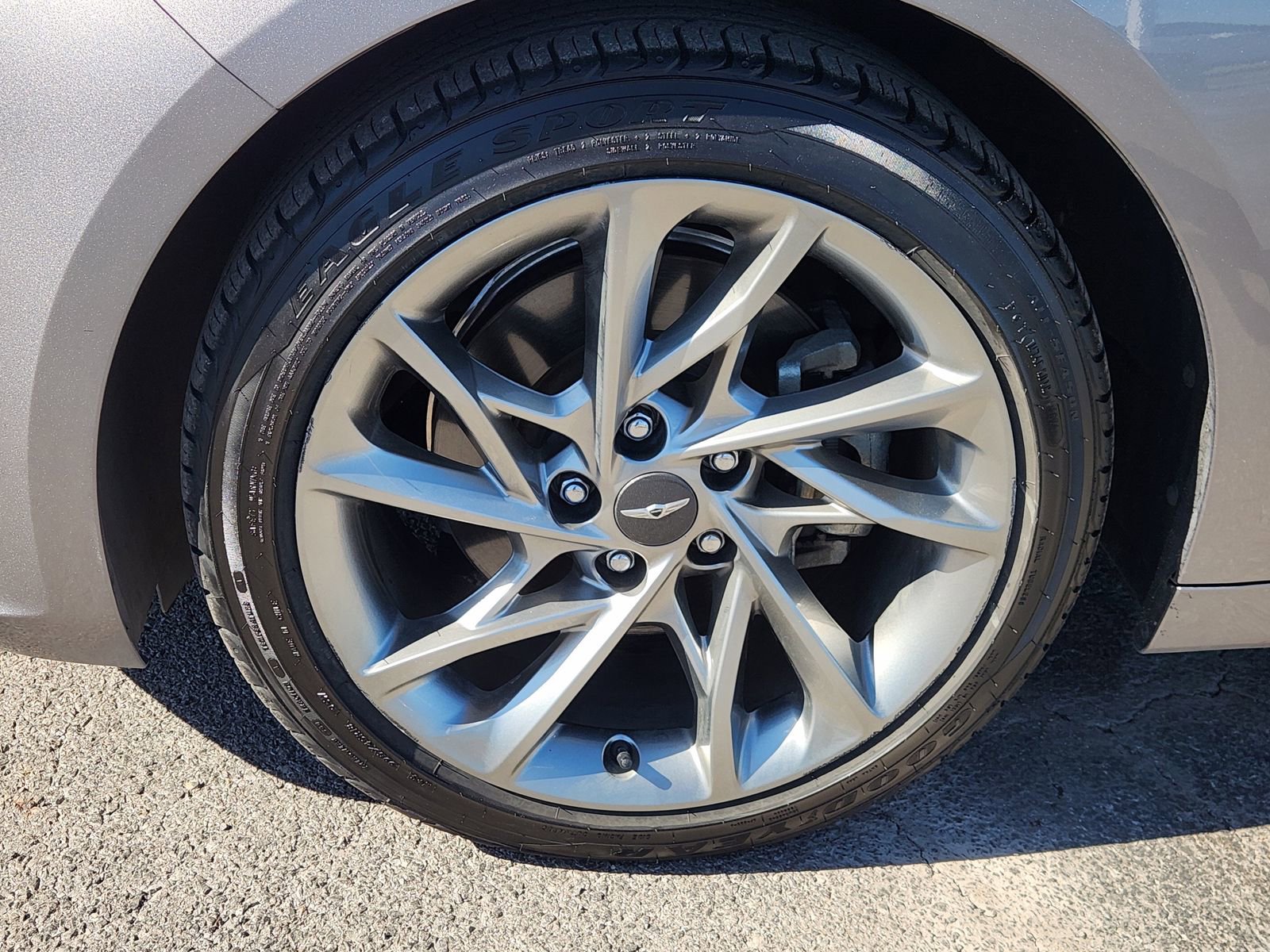 Used 2022 Genesis G70 2.0T image 14