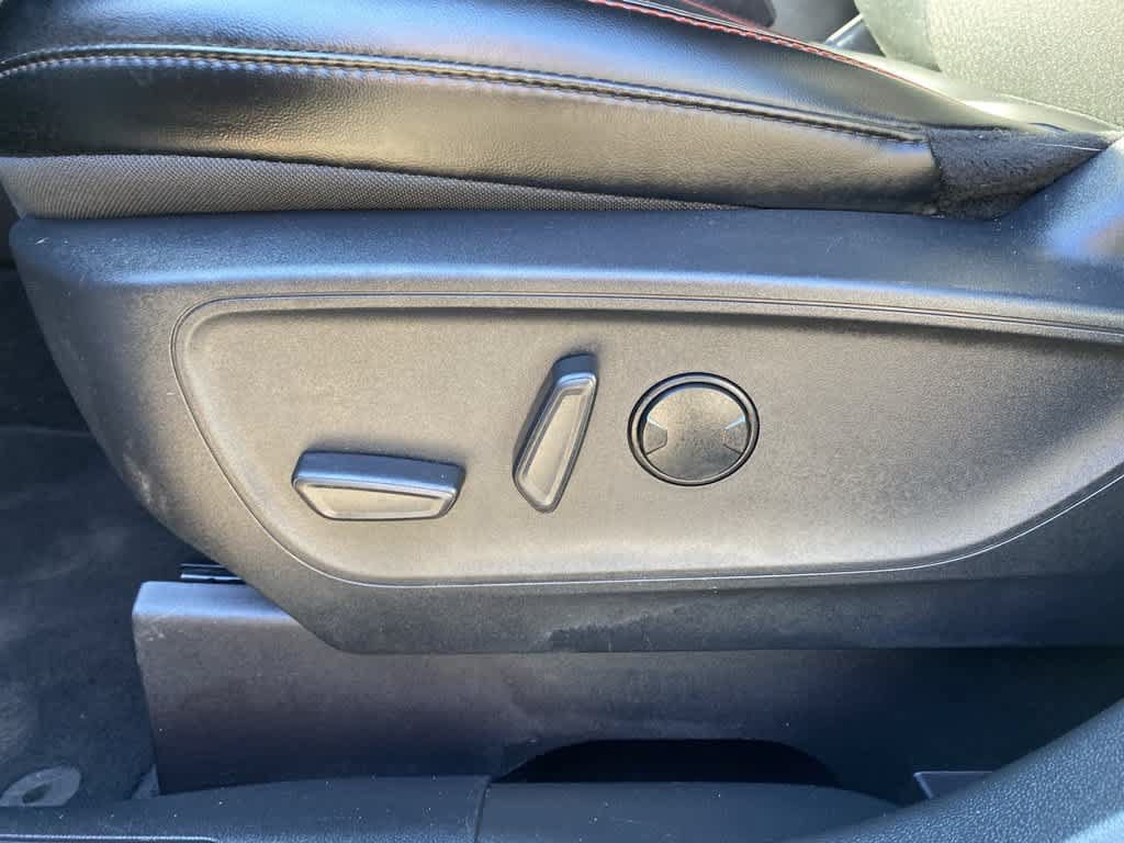 Used 2025 Ford Escape ST-Line Select AWD/4WD image 13