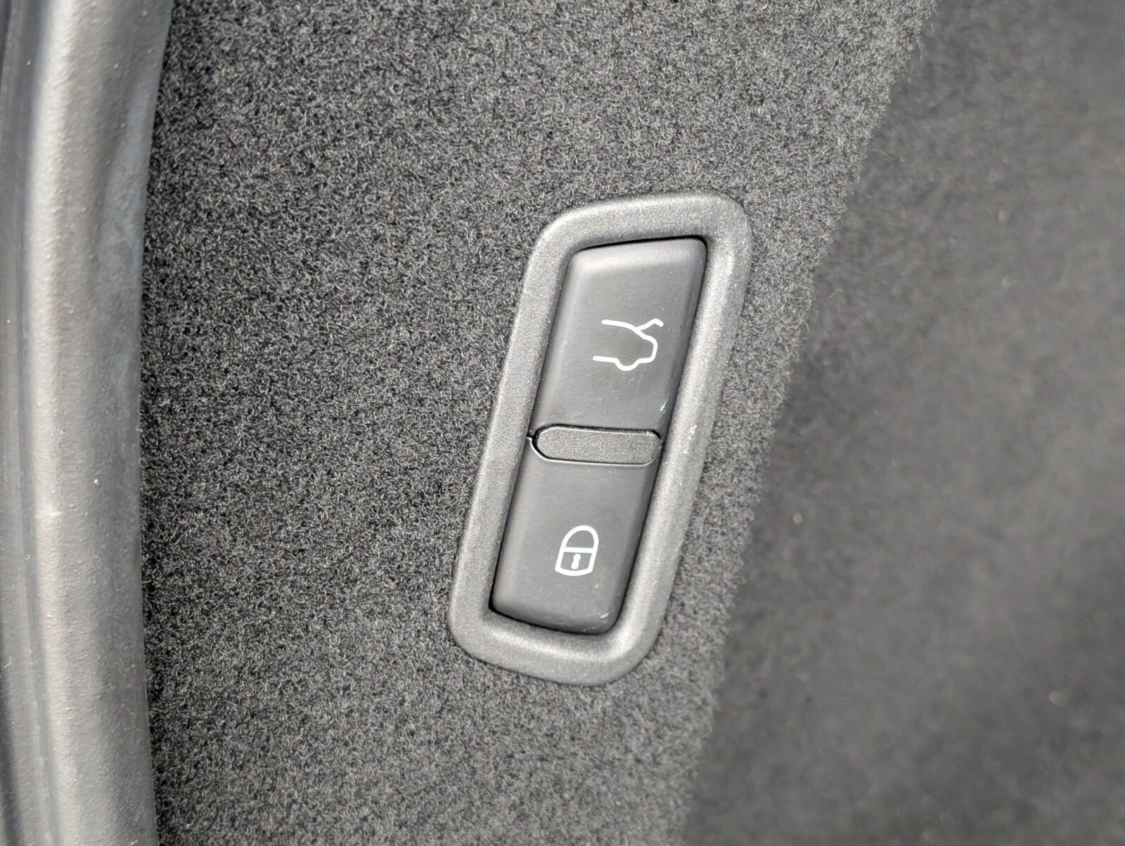 Used 2022 Maserati Levante GT AWD/4WD image 17