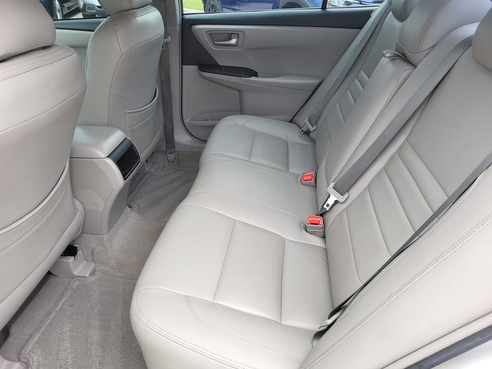 Used 2017 Toyota Camry LE image 12