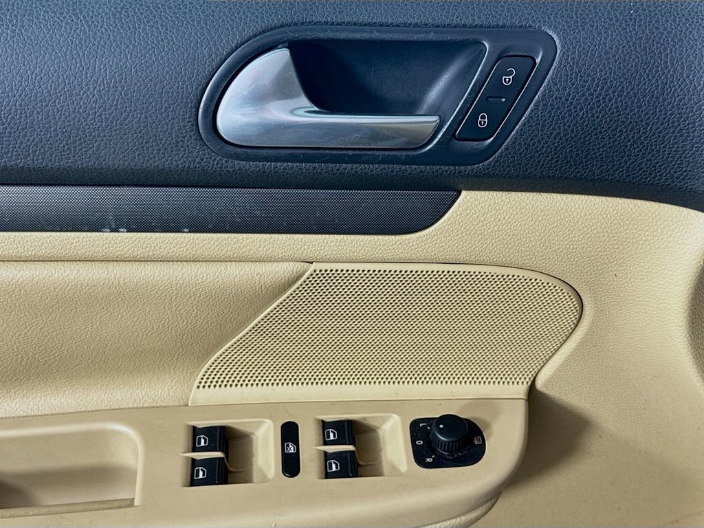 Used 2008 Volkswagen Jetta SEL image 19