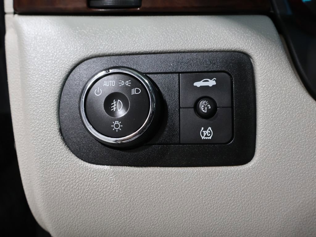 Used 2010 Chevrolet Impala LT w/ Luxury Edition Package image 29