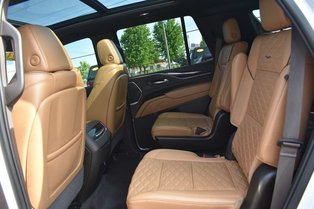 Certified 2023 Cadillac Escalade Sport w/ LPO, ONYX Package AWD/4WD image 24