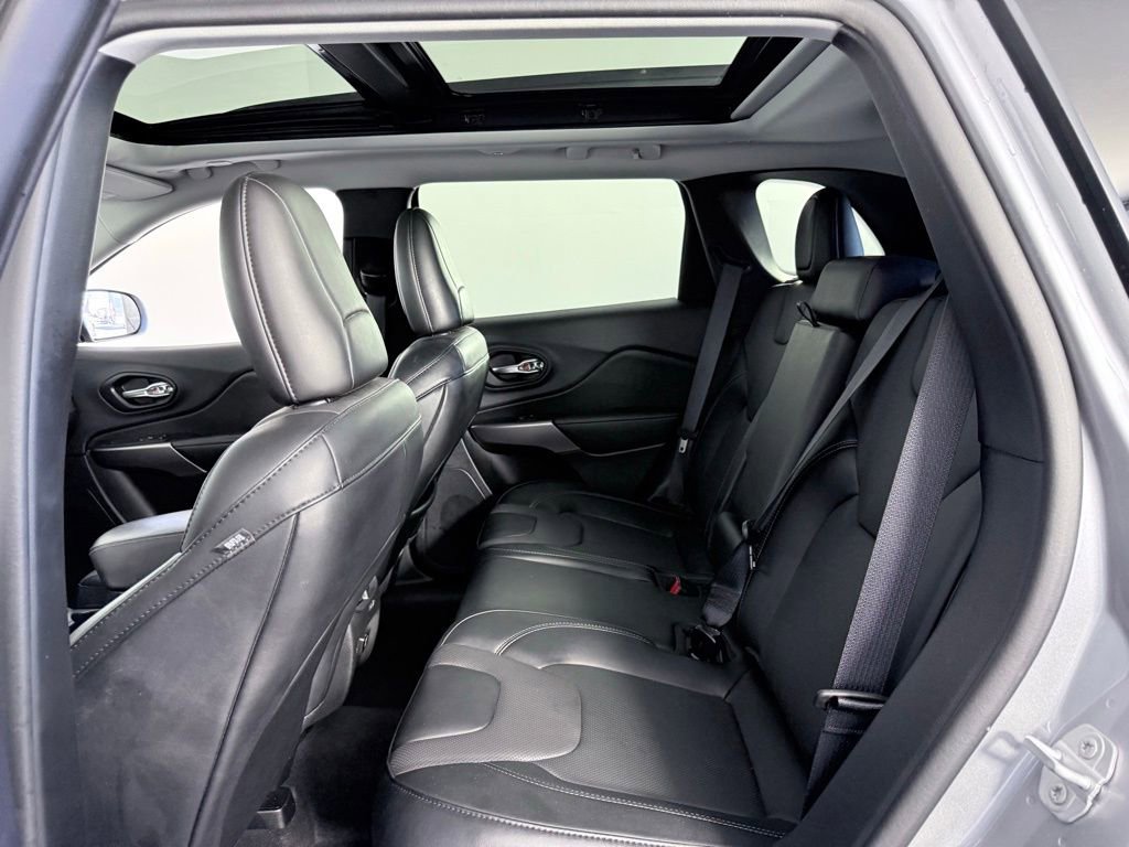 Used 2022 Jeep Cherokee Limited image 23