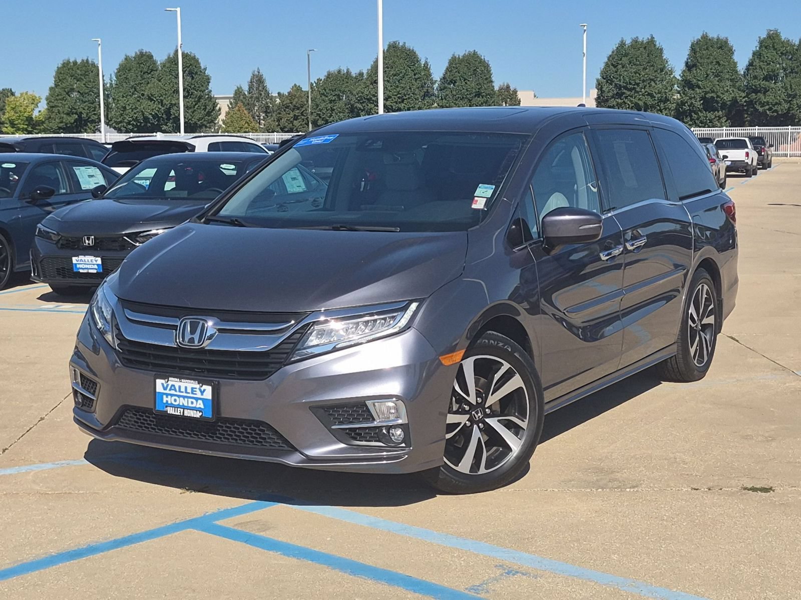 Used 2019 Honda Odyssey Elite image 2
