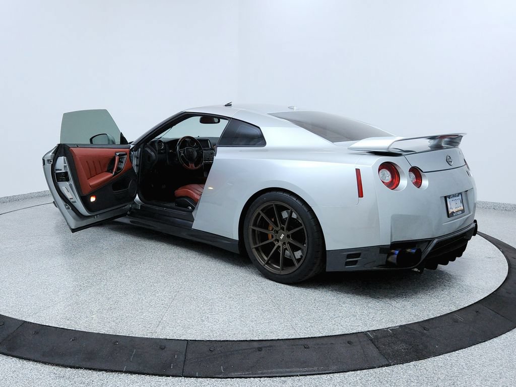 Used 2015 Nissan GT-R Premium AWD/4WD image 10