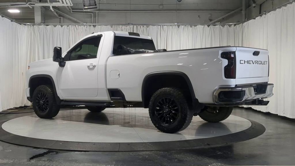 Used 2022 Chevrolet Silverado 2500 LT w/ Convenience Package AWD/4WD image 8
