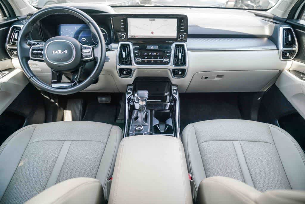 Certified 2023 Kia Sorento SX AWD/4WD image 11