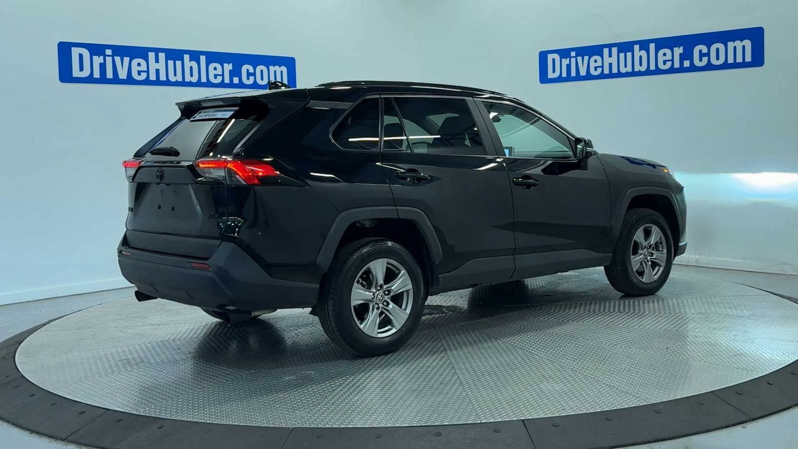 Used 2024 Toyota RAV4 XLE w/ Convenience Package FWD image 8