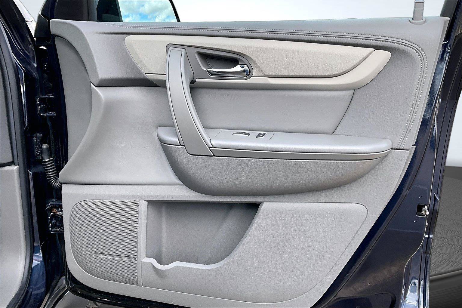 Used 2017 Chevrolet Traverse LS AWD/4WD image 25