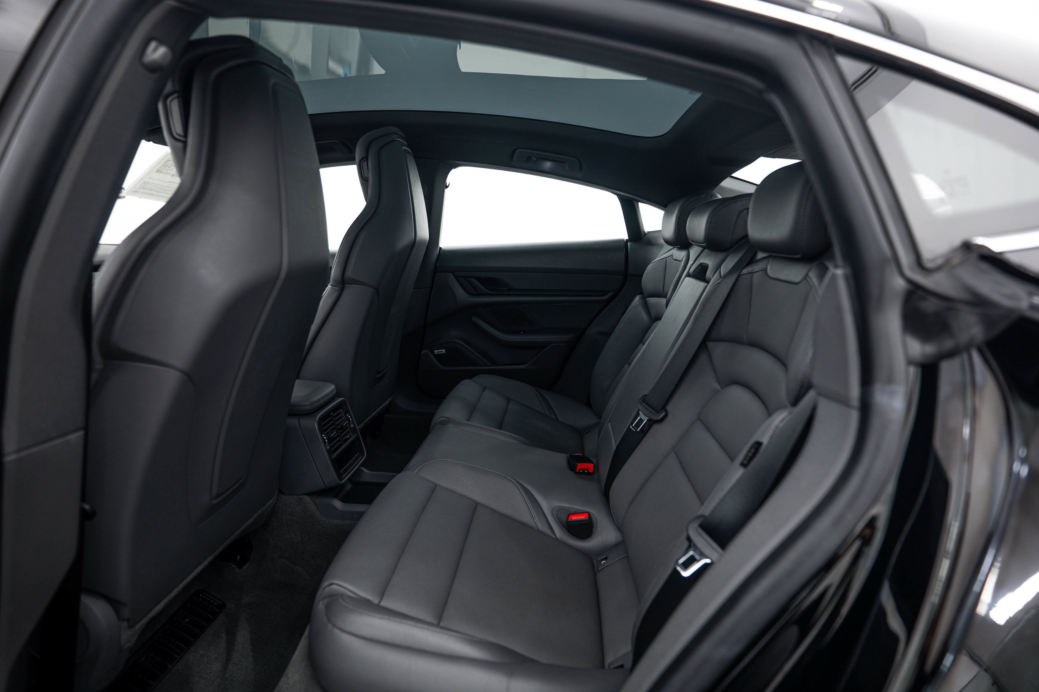 Certified 2022 Porsche Taycan 4S AWD/4WD image 21