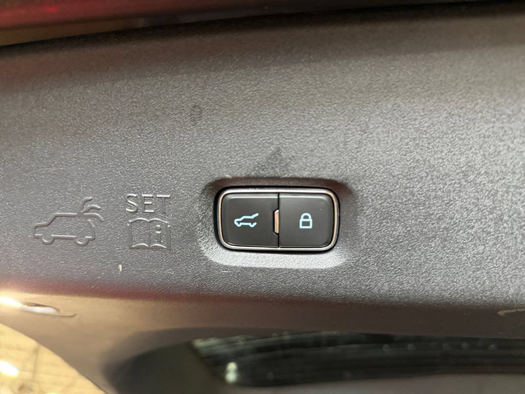 Used 2025 Ford Expedition Active AWD/4WD image 26