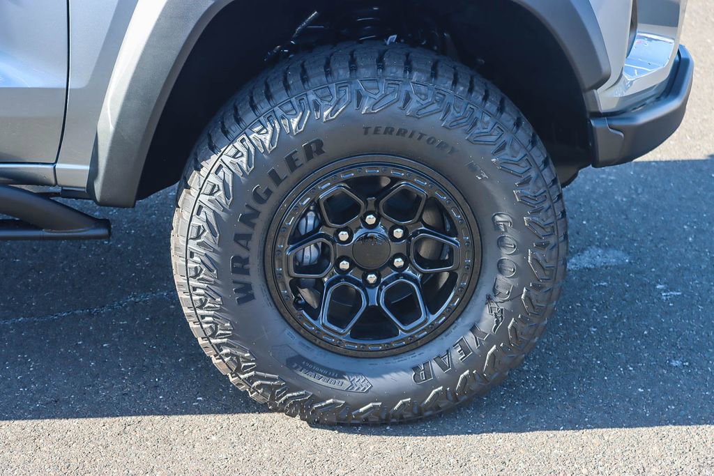 Used 2026 Chevrolet Colorado ZR2 w/ ZR2 Bison Edition image 9