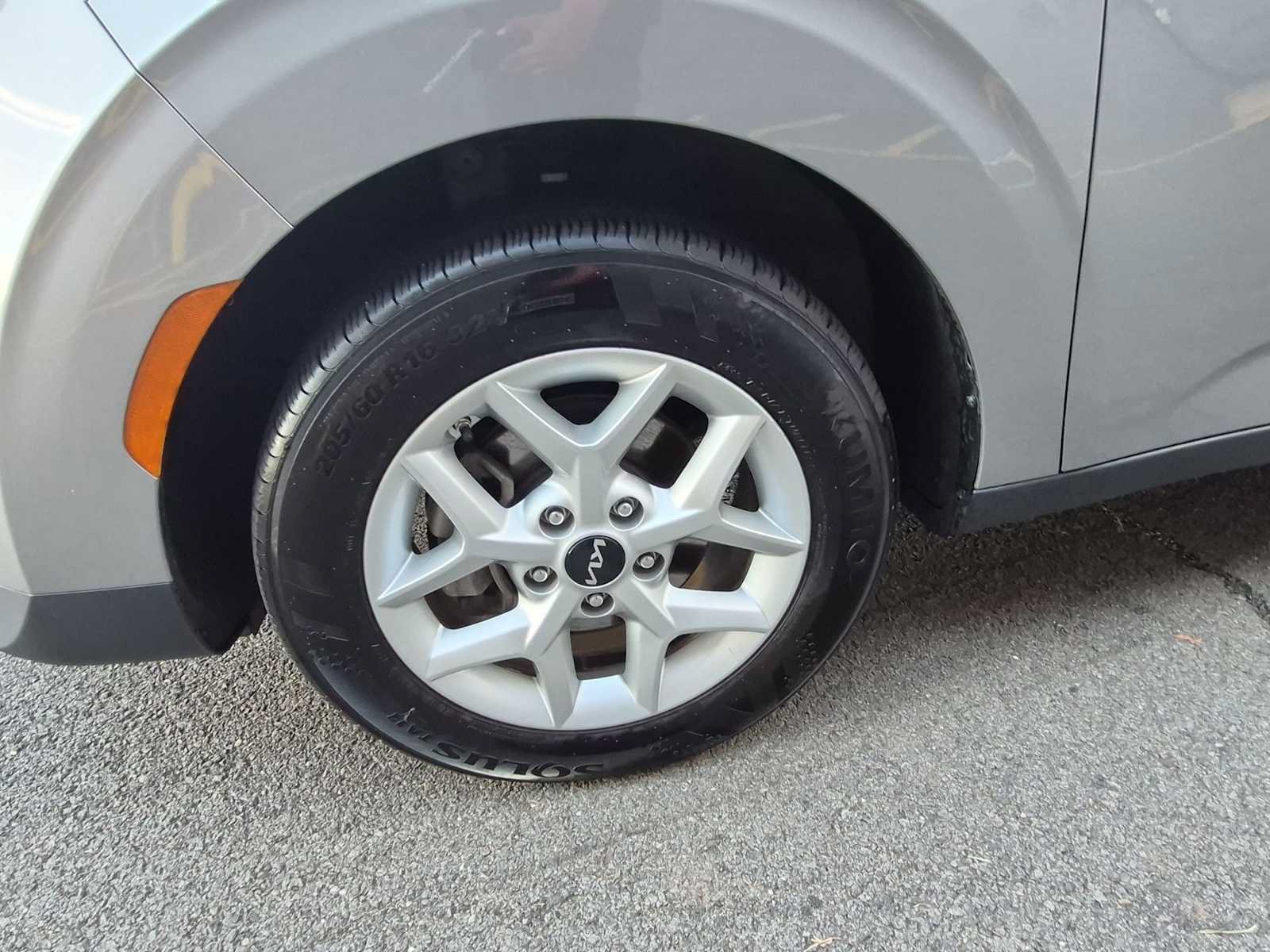 Used 2024 Kia Soul LX w/ LX Technology Package FWD image 14