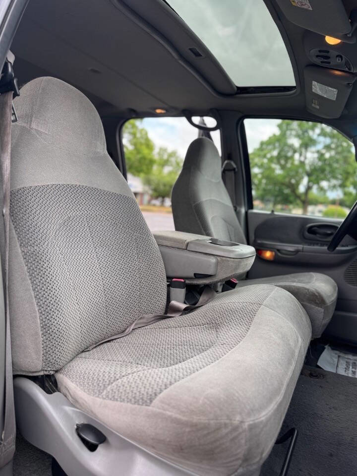 Used 2001 Ford F150 XLT AWD/4WD image 4