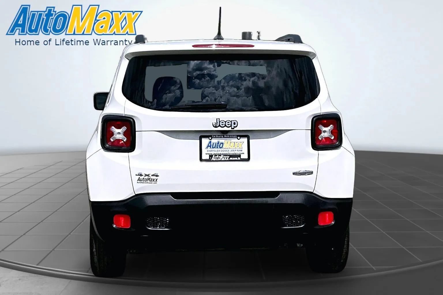 Used 2017 Jeep Renegade Latitude AWD/4WD image 5