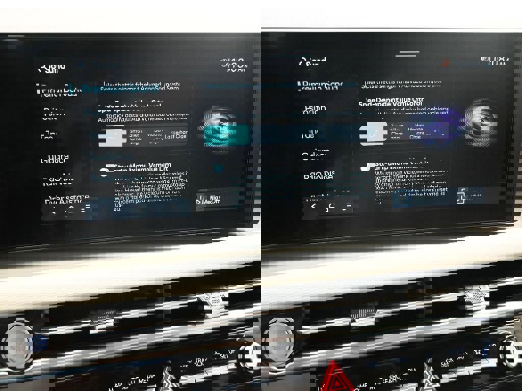 New 2025 Hyundai Tucson SEL image 17