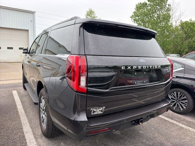 Used 2025 Ford Expedition Active AWD/4WD image 5