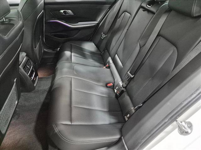 Used 2022 BMW 330i Sedan w/ Driving Assistance Package RWD image 20