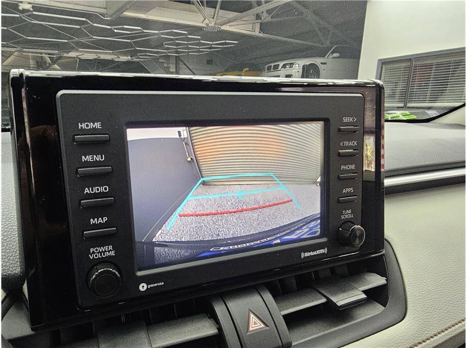 Used 2020 Toyota RAV4 XLE w/ Convenience Package AWD/4WD image 19
