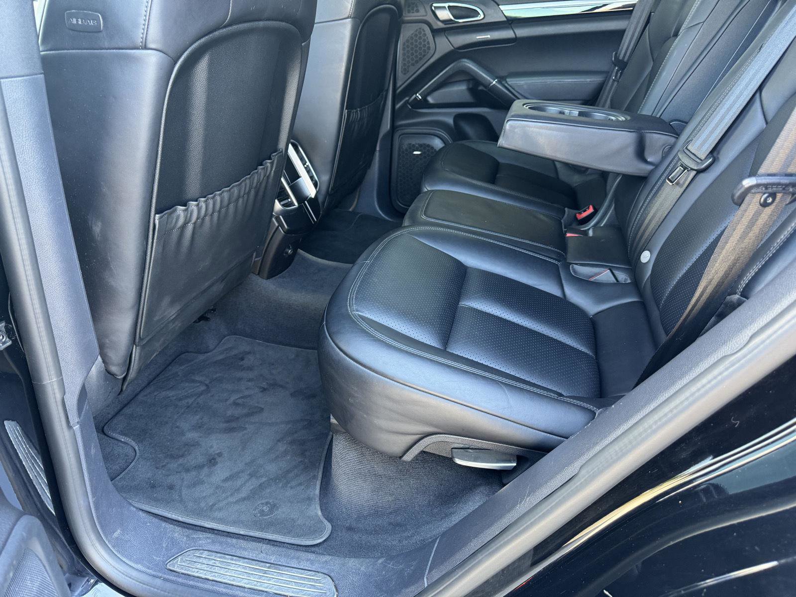 Used 2016 Porsche Cayenne AWD/4WD image 16