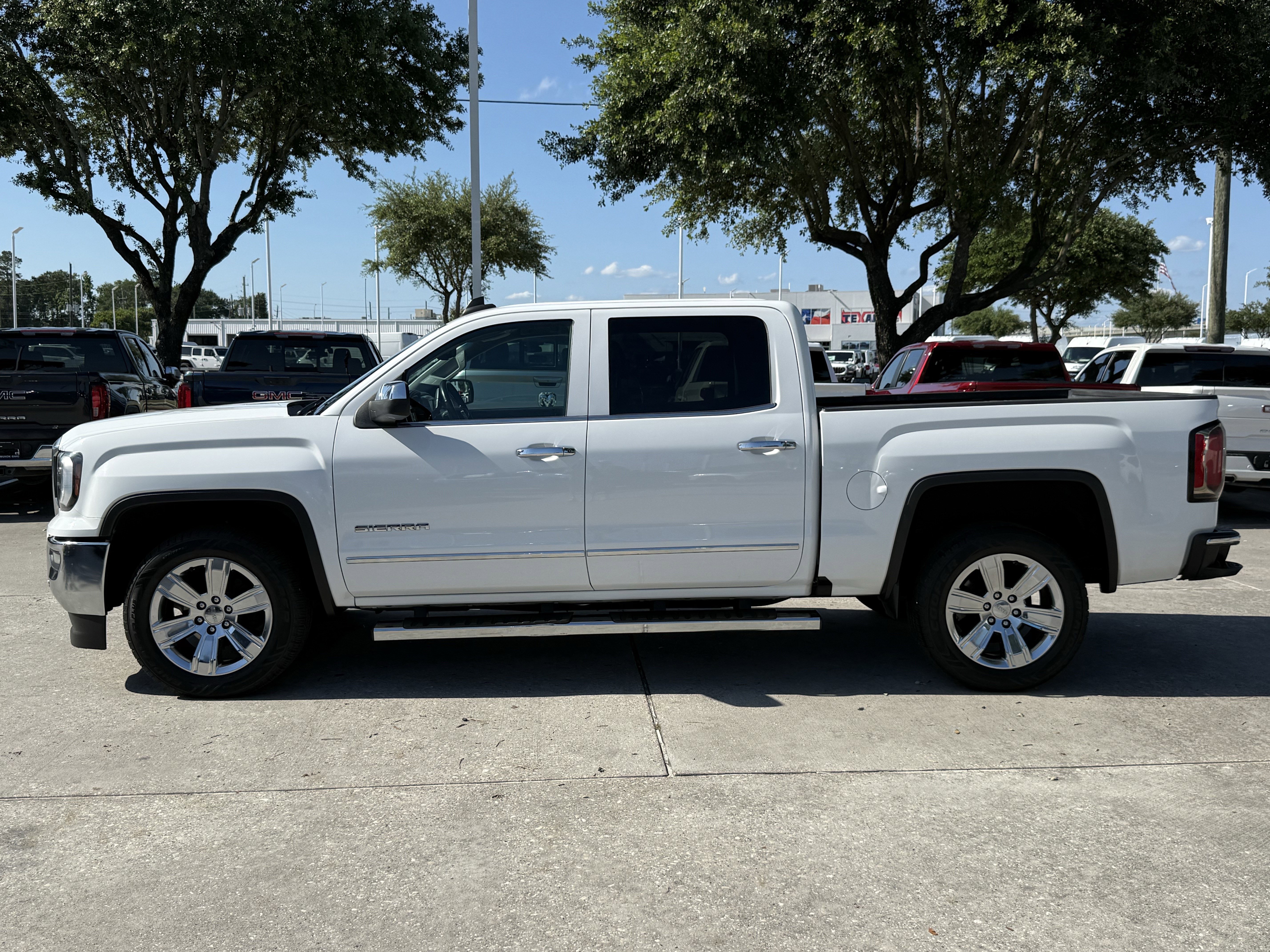 Used 2018 GMC Sierra 1500 SLT w/ Enhanced Driver Alert Package RWD image 8