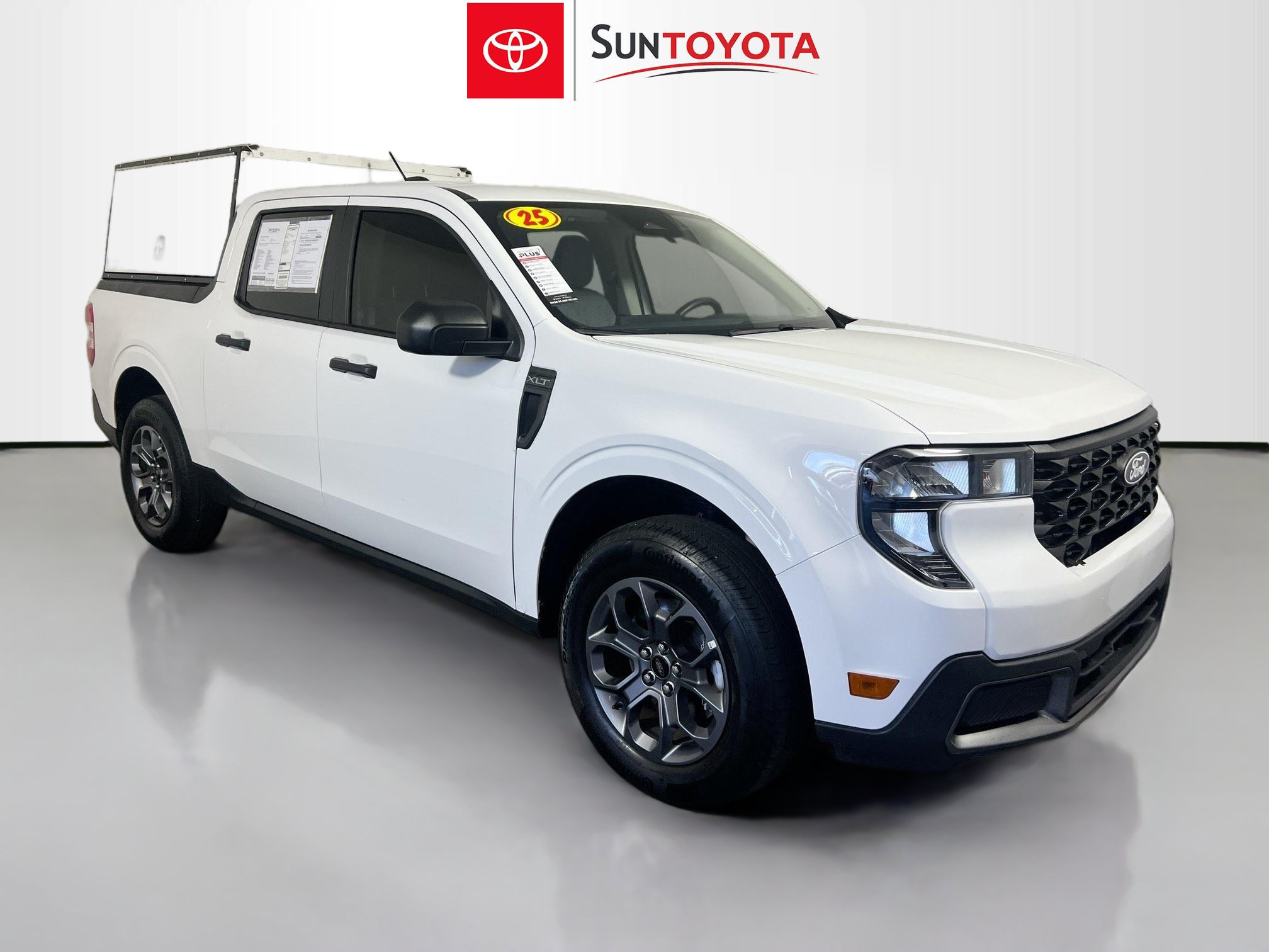 Used 2025 Ford Maverick XLT FWD image 1