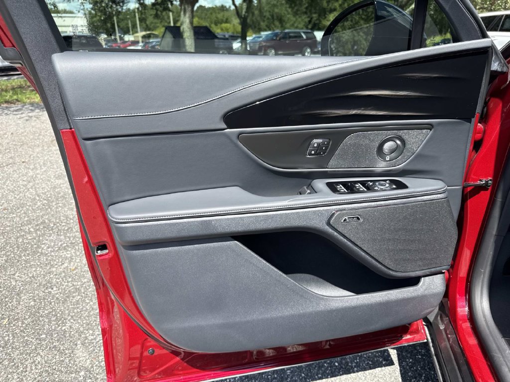 New 2026 Lincoln Nautilus Premier w/ Equipment Group 102A AWD/4WD image 18