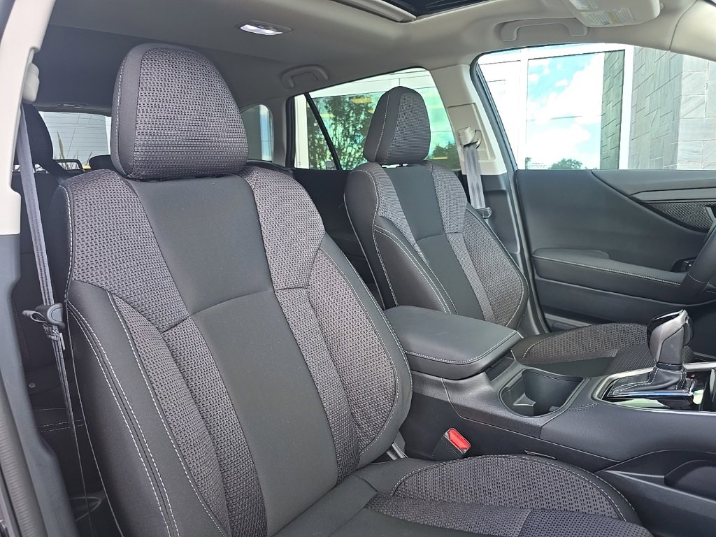 Used 2025 Subaru Outback Premium image 38