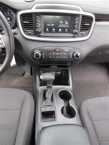 Used 2020 Kia Sorento AWD V6 image 27