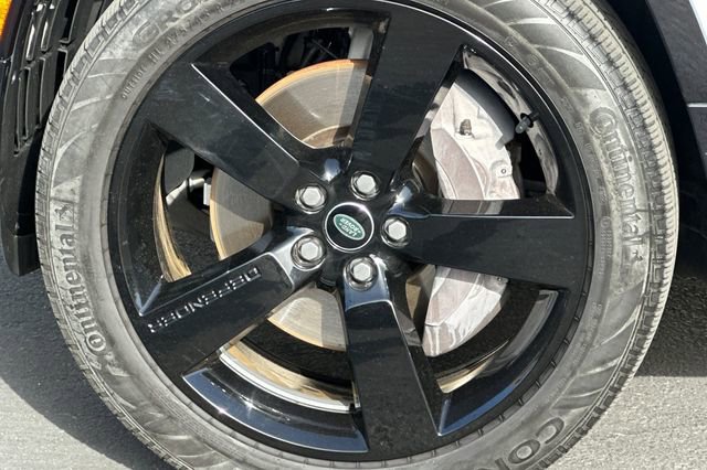 Certified 2023 Land Rover Defender 130 X-Dynamic SE image 25